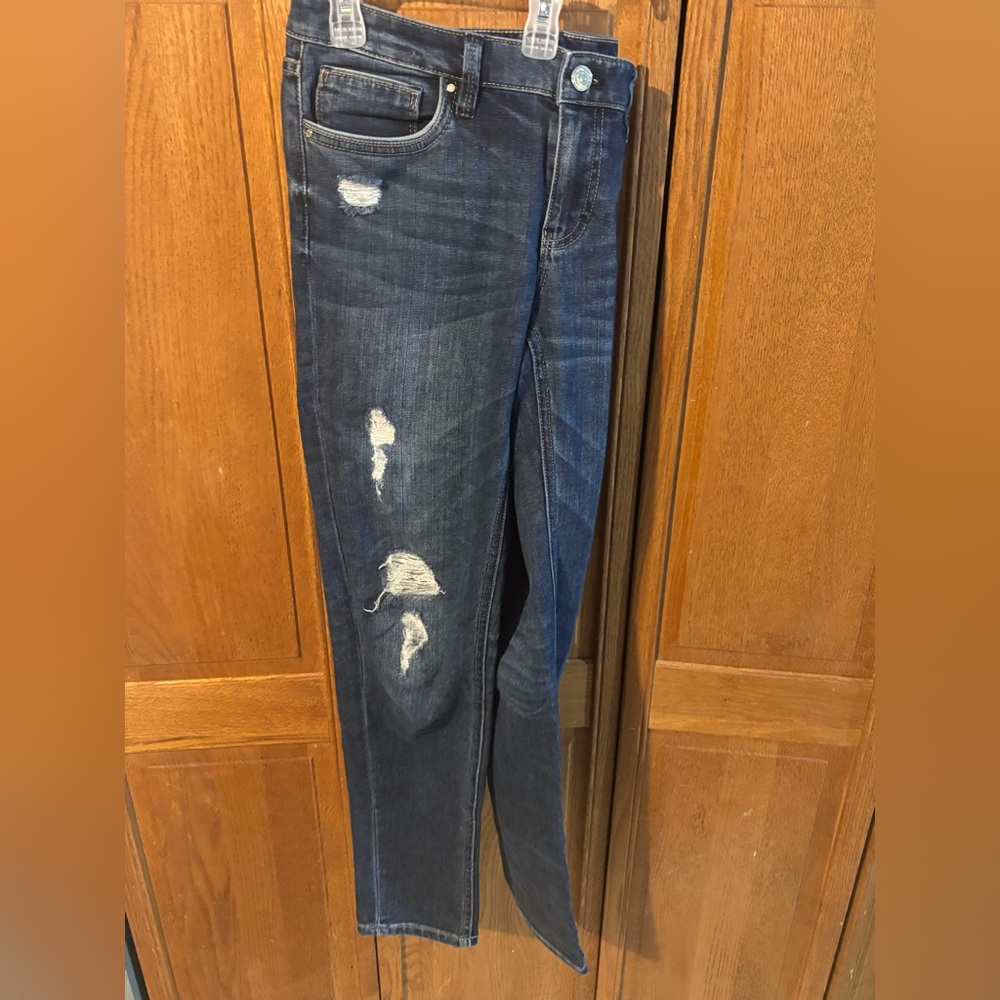 White House Black Market "Girlfriend" style denim jeans in size 4. - Picture 2 of 12